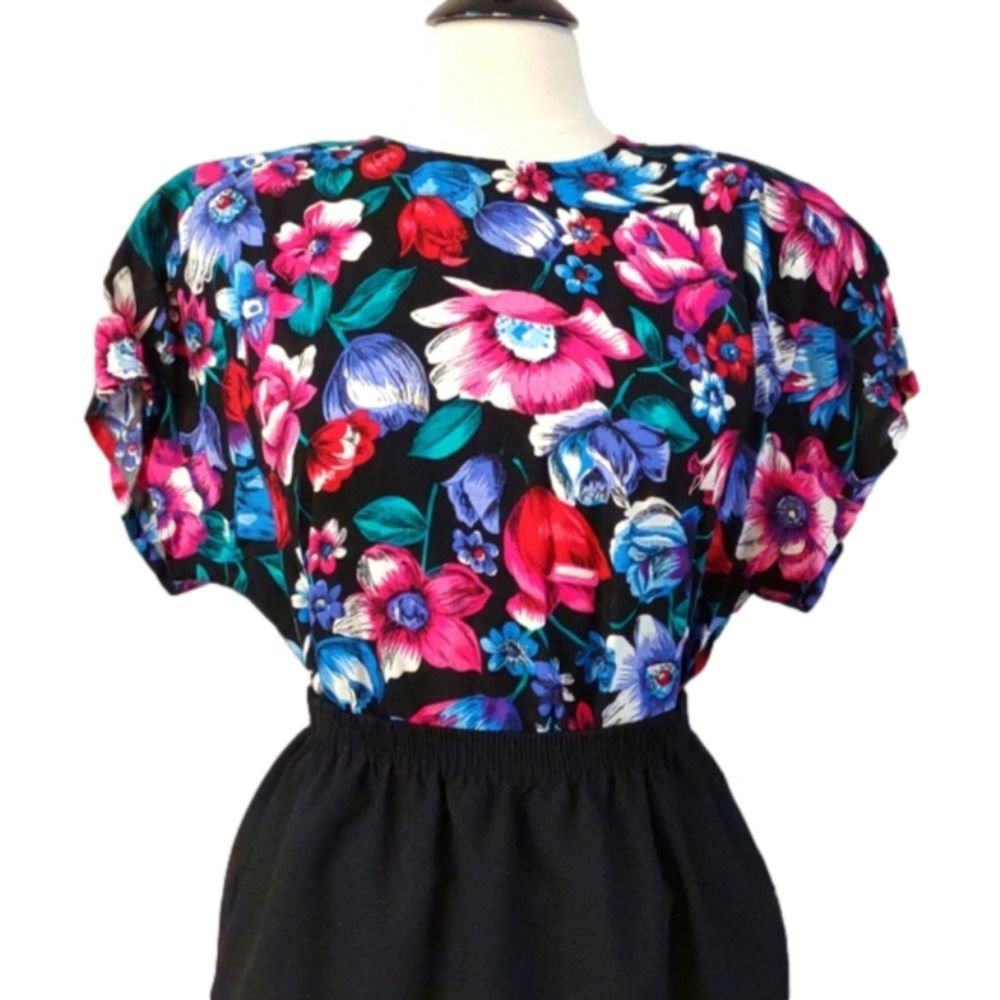Vintage Norton McNaughton Blouse - Dark Floral Print - Short Sleeve Size 14